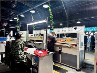 “父亲不理解，我半信半疑，但儿子理解”